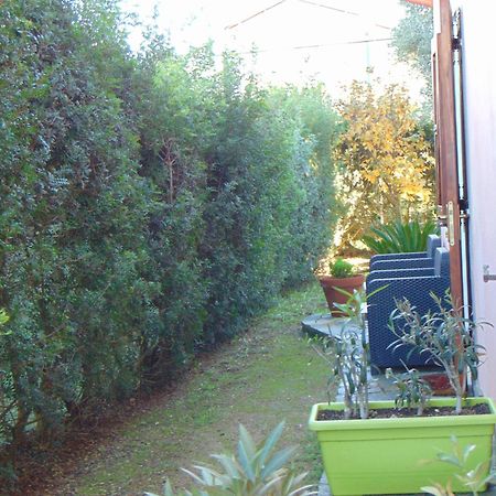 La Contea Bed and Breakfast SantʼAnna Arresi Buitenkant foto