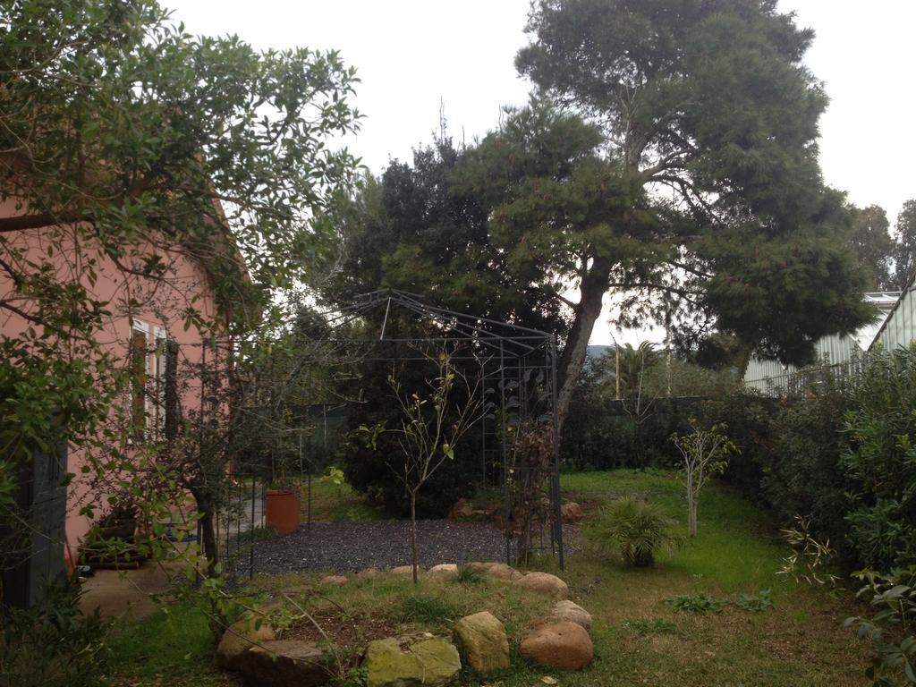 La Contea Bed and Breakfast SantʼAnna Arresi Buitenkant foto