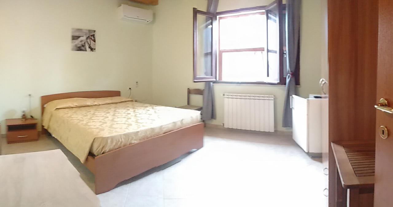 La Contea Bed and Breakfast SantʼAnna Arresi Buitenkant foto